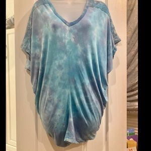 Tie dye with crochet shoulder dolman sleeve brand new condition sz Large